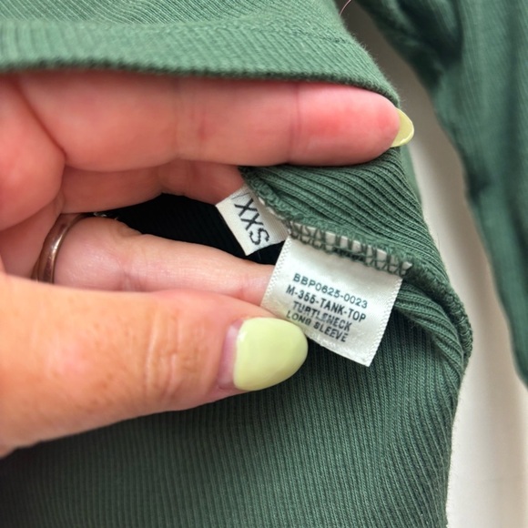 Big Bud Press Essential Turtleneck - Picture 9 of 11